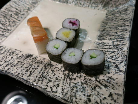 conrad_osa2_lounge_night_sushi.jpg